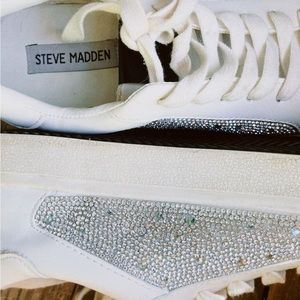 steve madden sparkly star sneakers! ⭐️⭐️